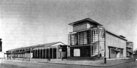 Кёльн. Промышленное здание на выставке Веркбунда. В. Гропиус, 1914 г.