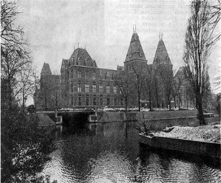 Амстердам. Государственный музей, 1892—1902 гг. П.Ж.X. Кайперс.