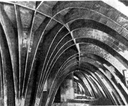 Барселона. Дом Мила, 1905—1910 гг. Гауди. 