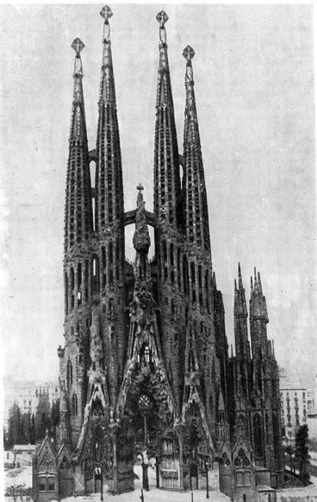 Барселона. Церковь св. Семейство (Саграда Фамилия), 1887—1903 гг. Гауди. 