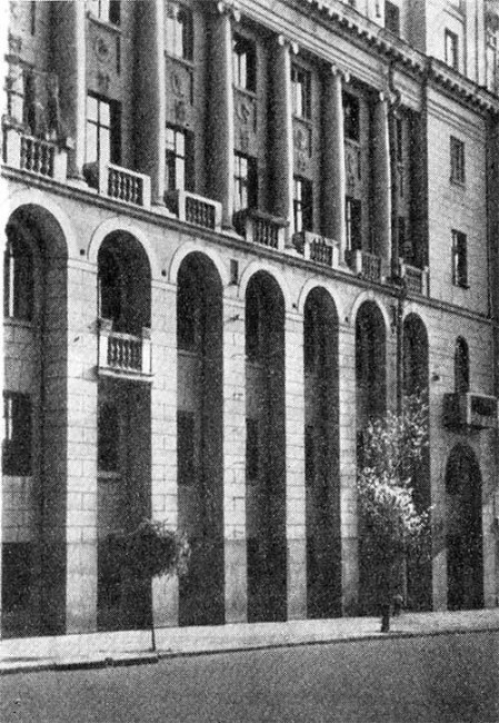 Харьков. Жилой дом товарищества «Саламандра», 1913—1914 гг. М.М. Веревкин